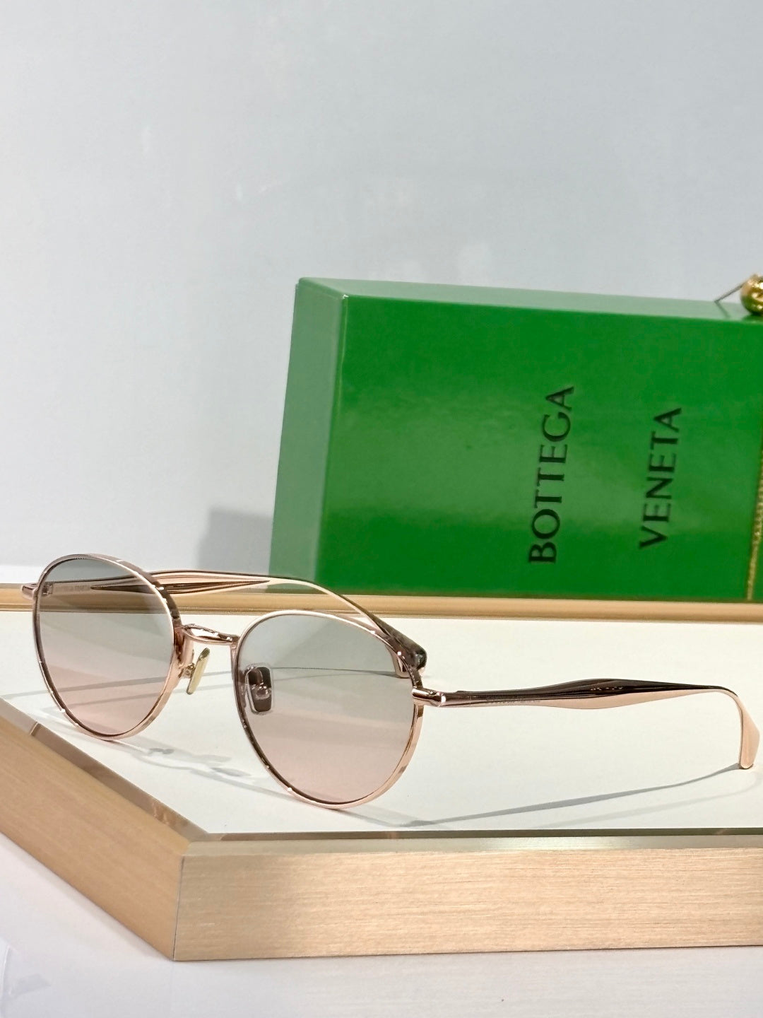 Bottega Veneta BV1396S Green Designer Sunglasses 55-22-140 mm - detail image 2
