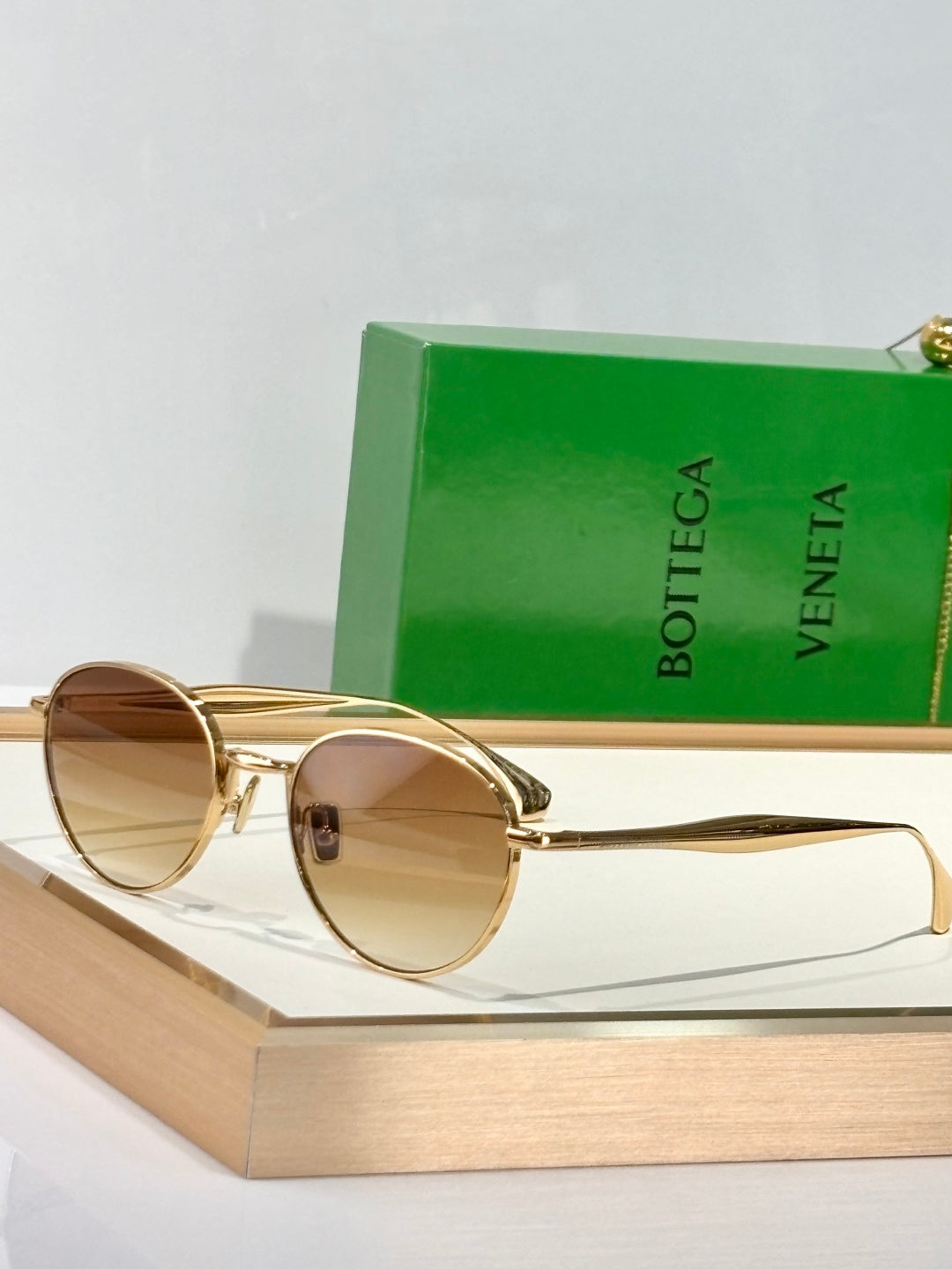 Bottega Veneta BV1396S Green Designer Sunglasses 55-22-140 mm - detail image 4