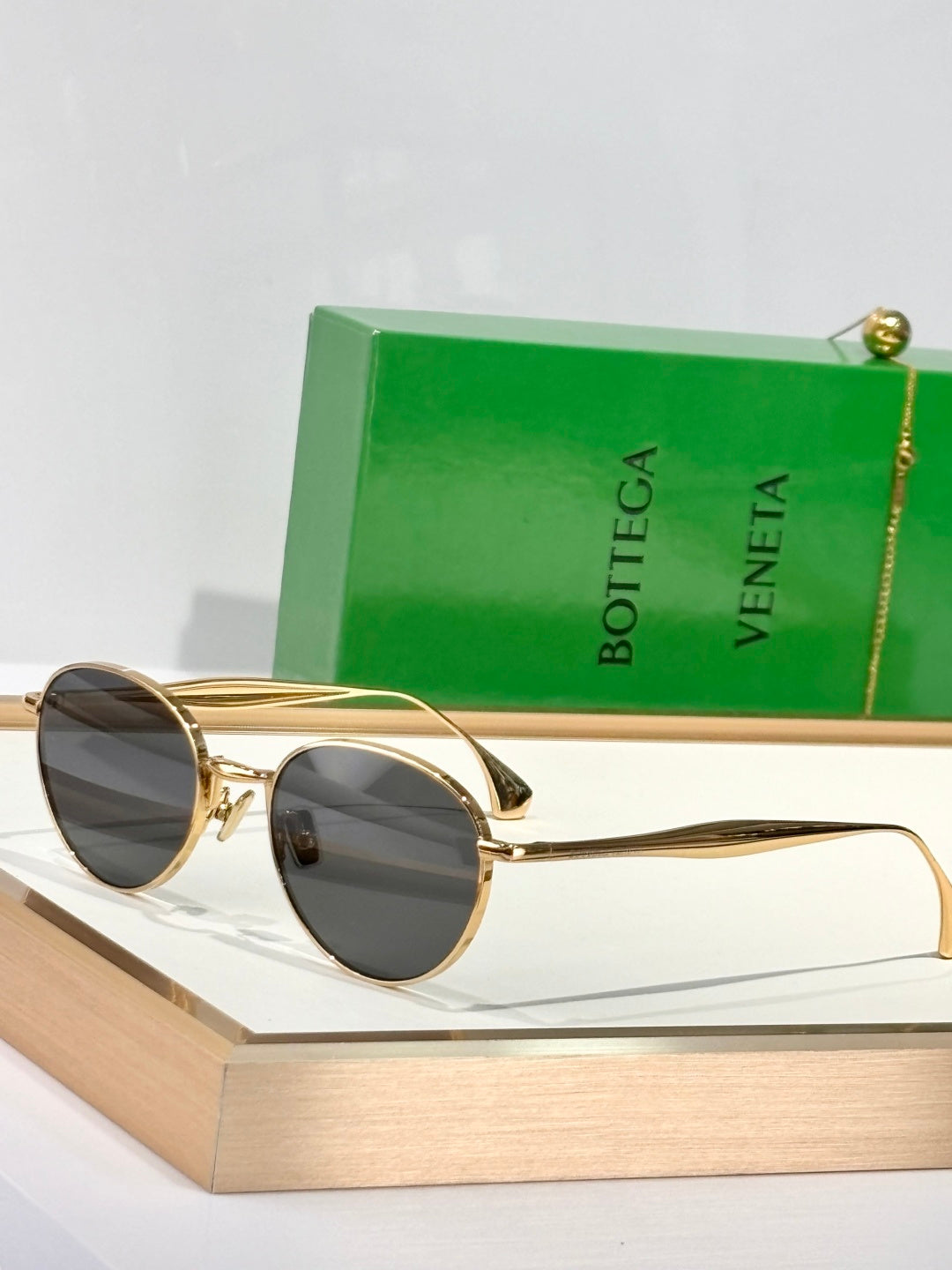 Bottega Veneta BV1396S Green Designer Sunglasses 55-22-140 mm