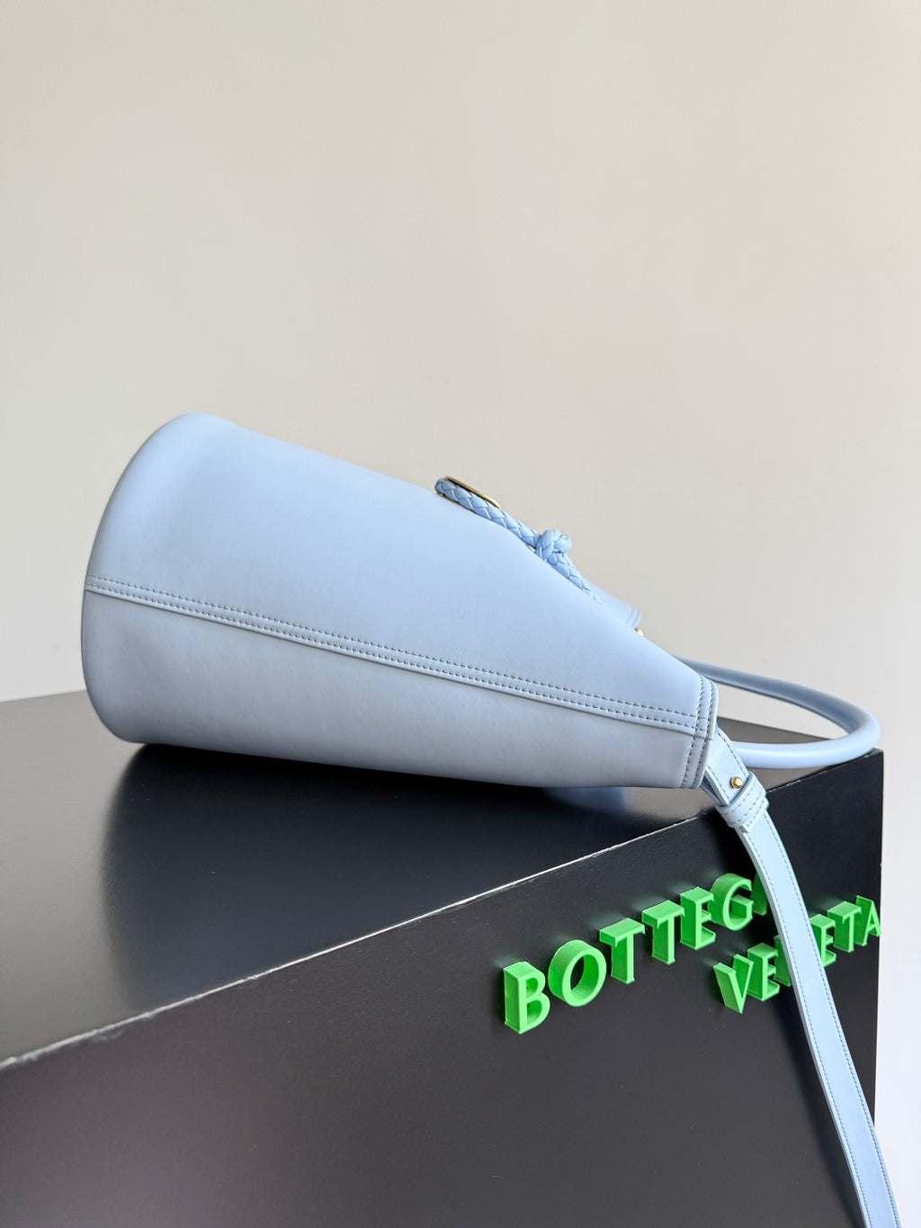 Bottega Veneta 806038 Black Bucket Bag - detail image 2