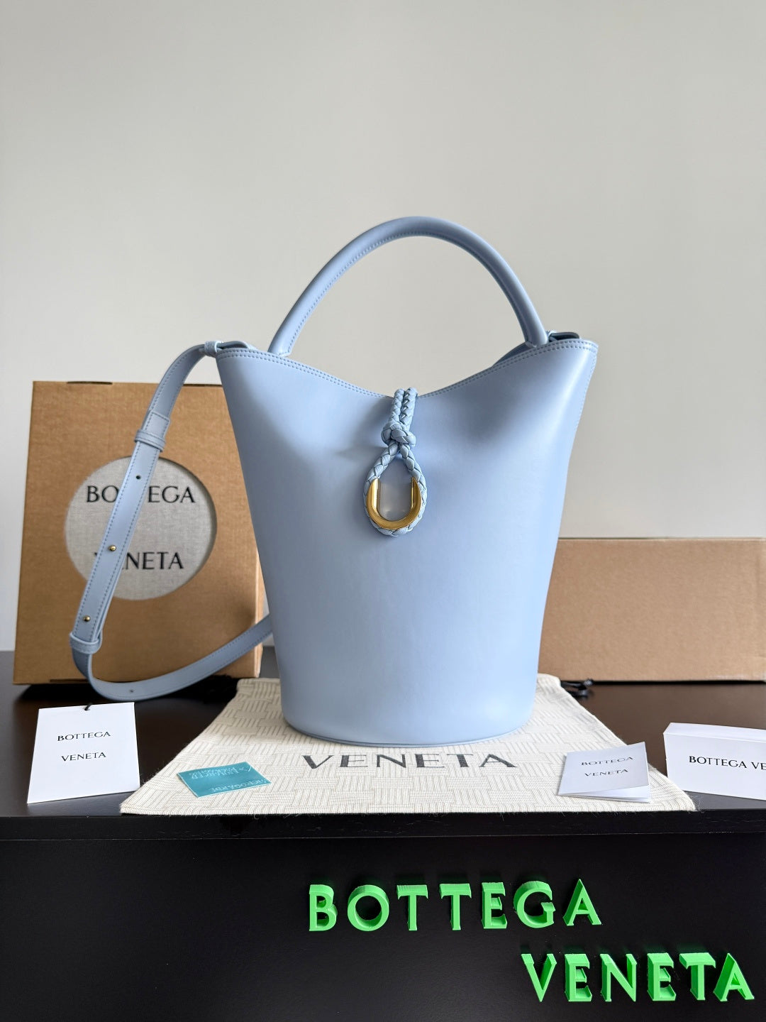 Bottega Veneta Blue Designer Handbag Edition 7