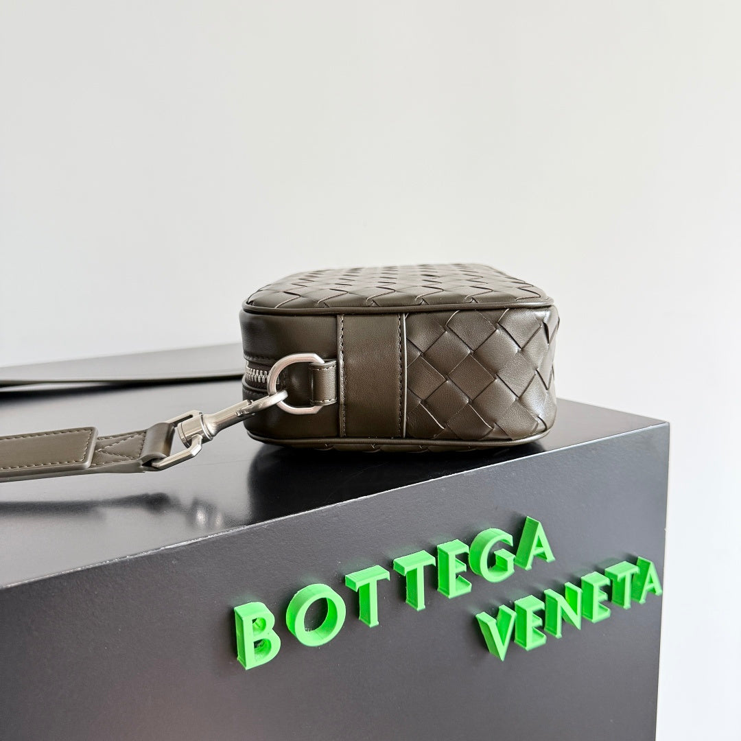 Bottega Veneta 755923 Black Designer Handbag Edition 4 - detail image 2