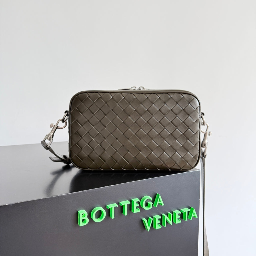 Bottega Veneta 755923 Black Designer Handbag Edition 4