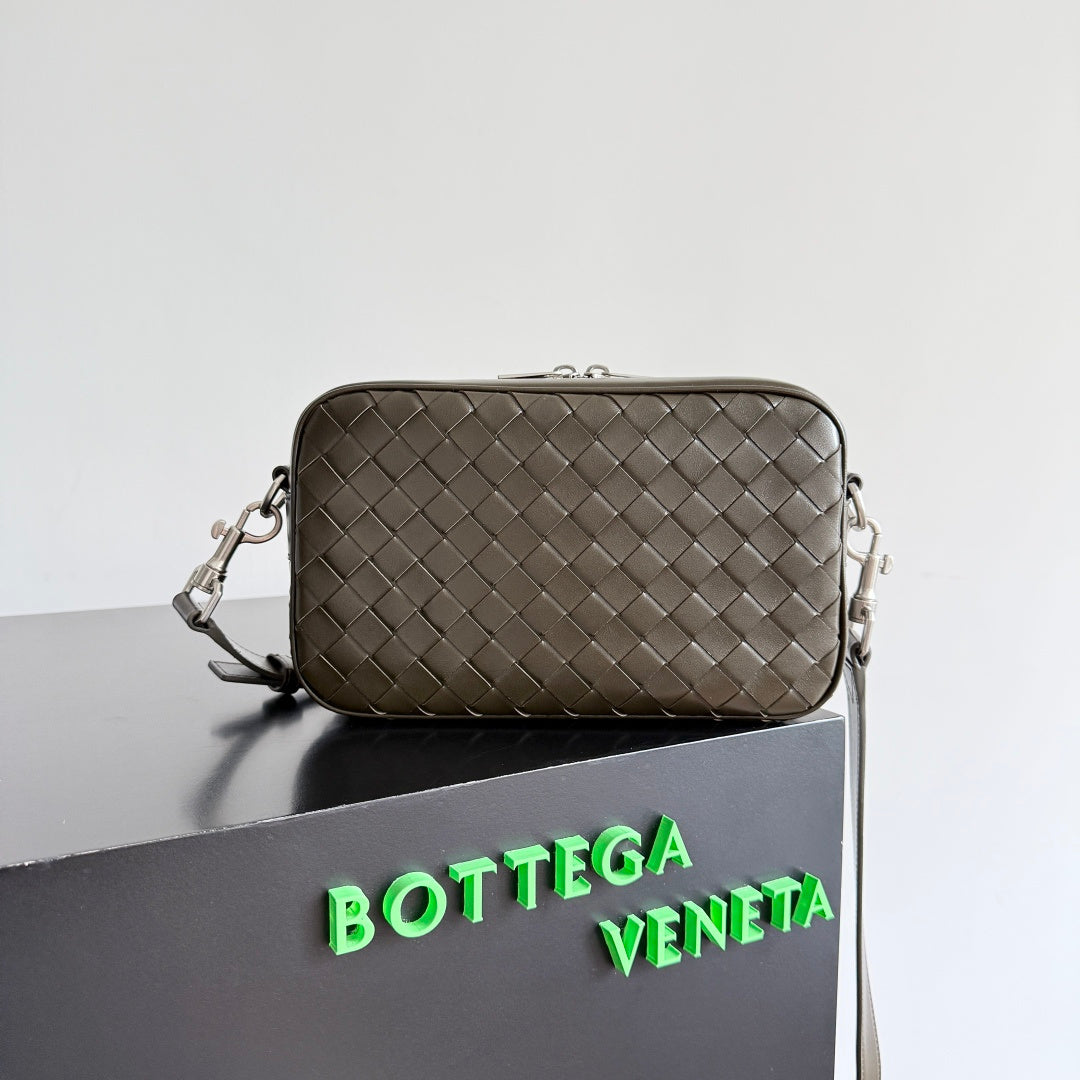Bottega Veneta 755923 Black Designer Handbag Edition 4