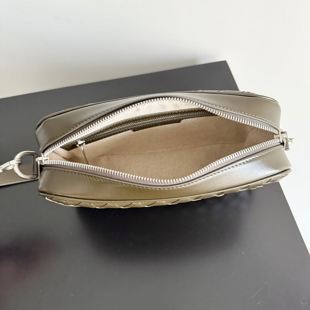Bottega Veneta 755923 Black Designer Handbag Edition 4 - detail image 9