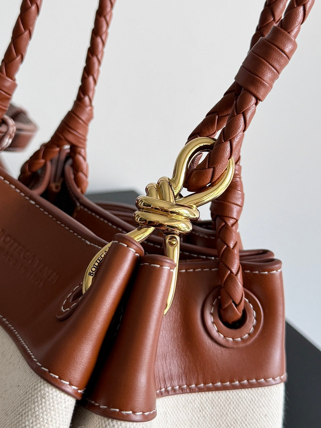 Bottega Veneta 826220 Black Designer Handbag - detail image 5