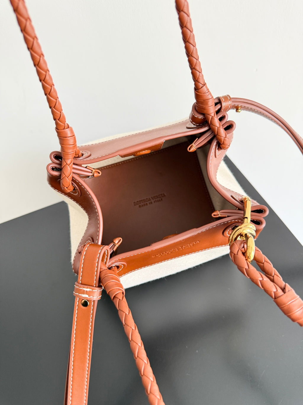 Bottega Veneta 826220 Black Designer Handbag - detail image 9