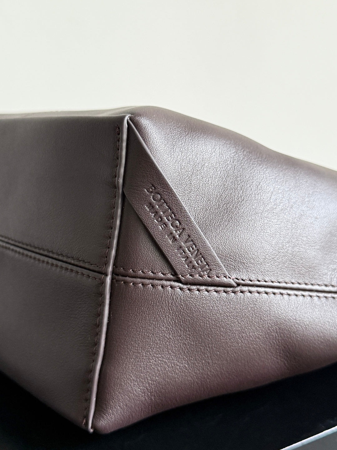 Bottega Veneta 815807 Black Designer Handbag Edition 2 - detail image 5