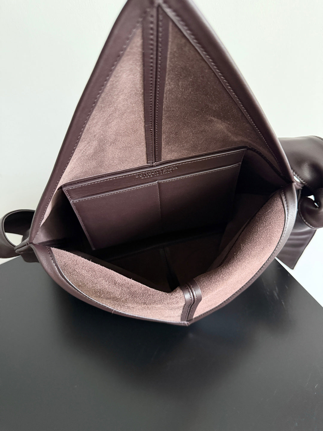 Bottega Veneta 815807 Black Designer Handbag Edition 2 - detail image 9