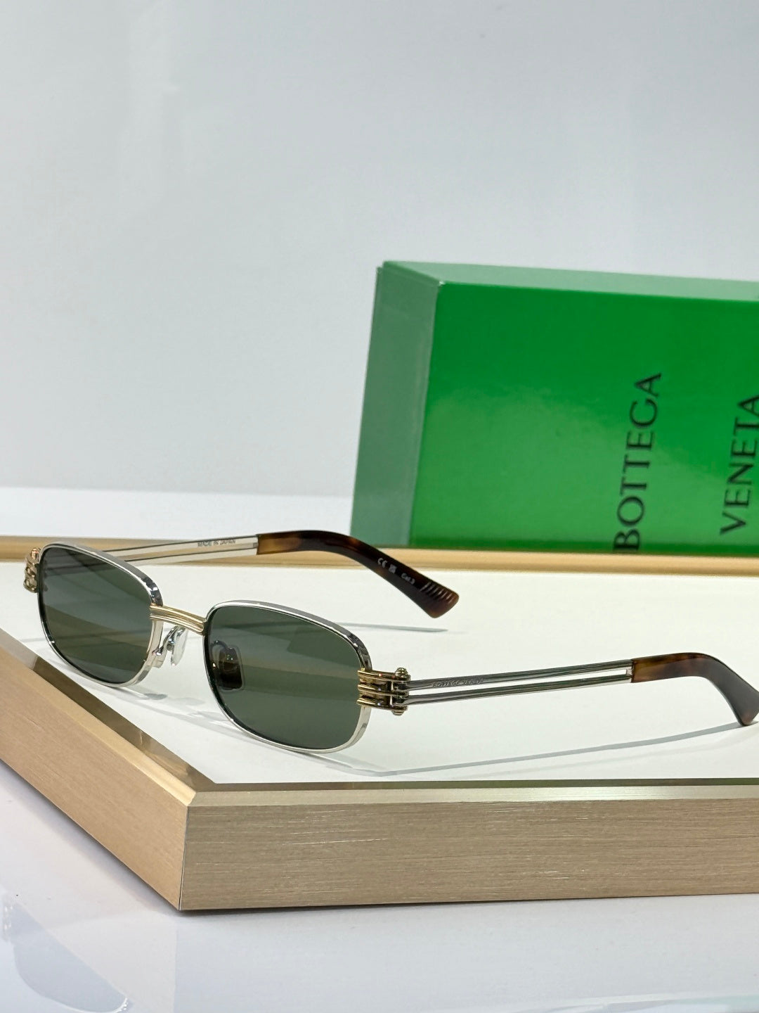 Bottega Veneta BV1381 Green Designer Sunglasses 50-20-145 mm - detail image 6
