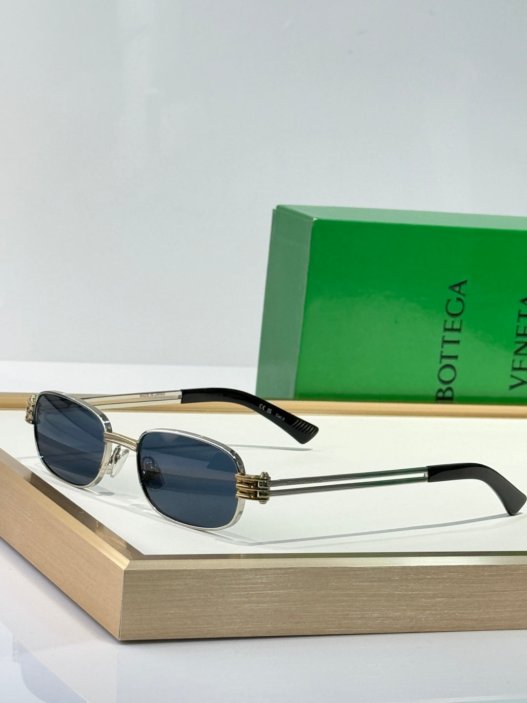 Bottega Veneta BV1381 Green Designer Sunglasses 50-20-145 mm - detail image 2