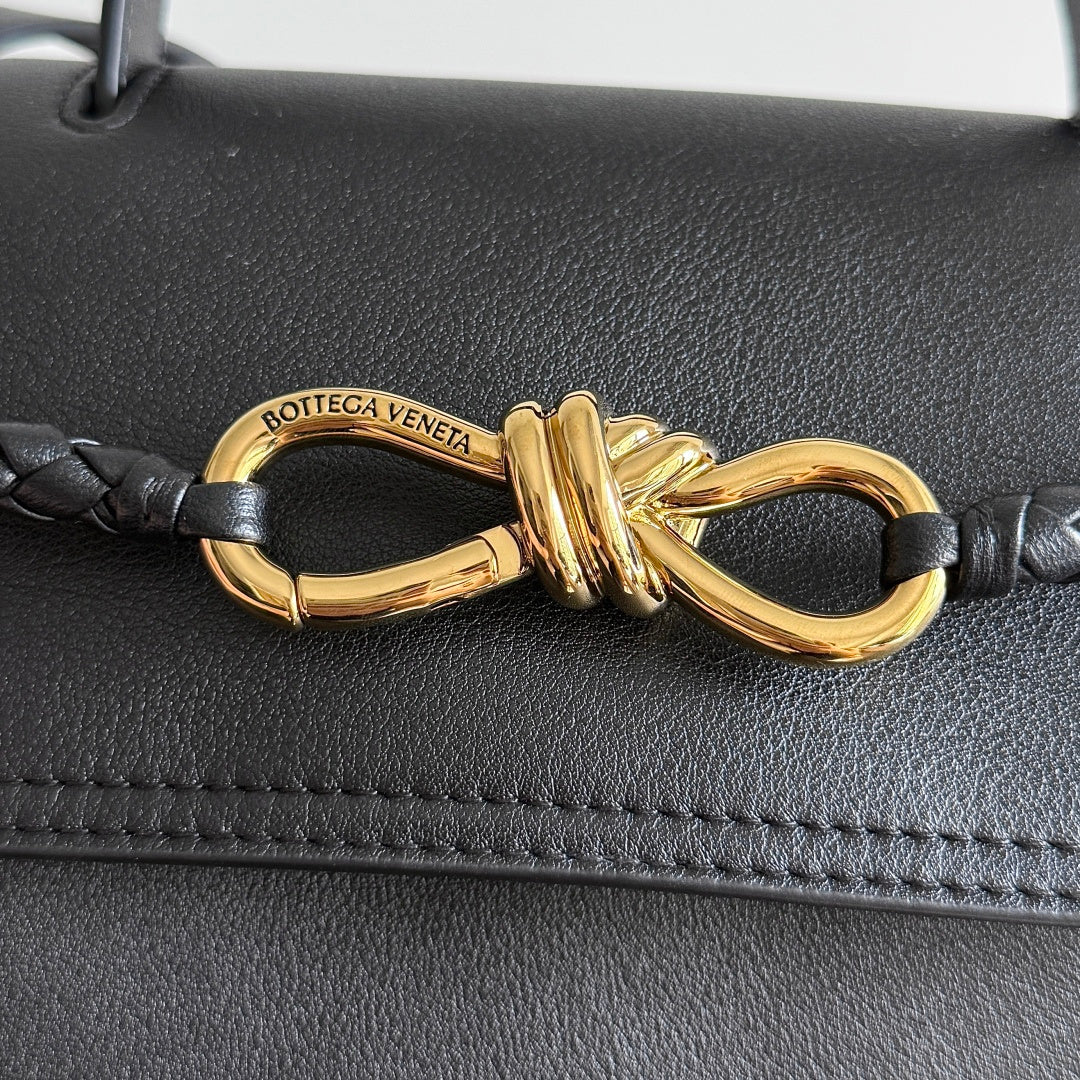 Bottega Veneta 835835 Black Designer Handbag - detail image 5
