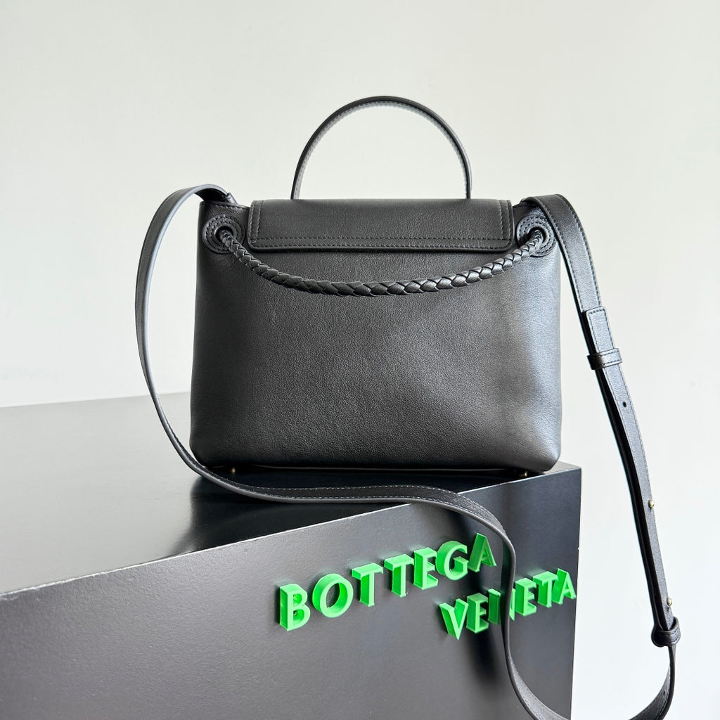 Bottega Veneta 835835 Black Designer Handbag - detail image 2