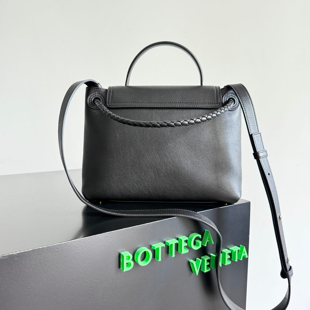 Bottega Veneta 835835 Black Designer Handbag - detail image 2