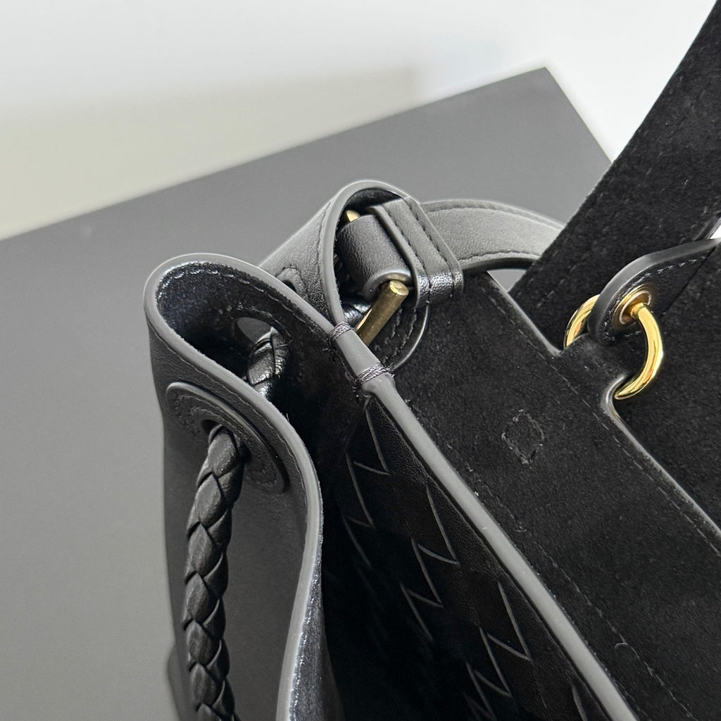 Bottega Veneta Black Designer Handbag Edition 418 - detail image 3
