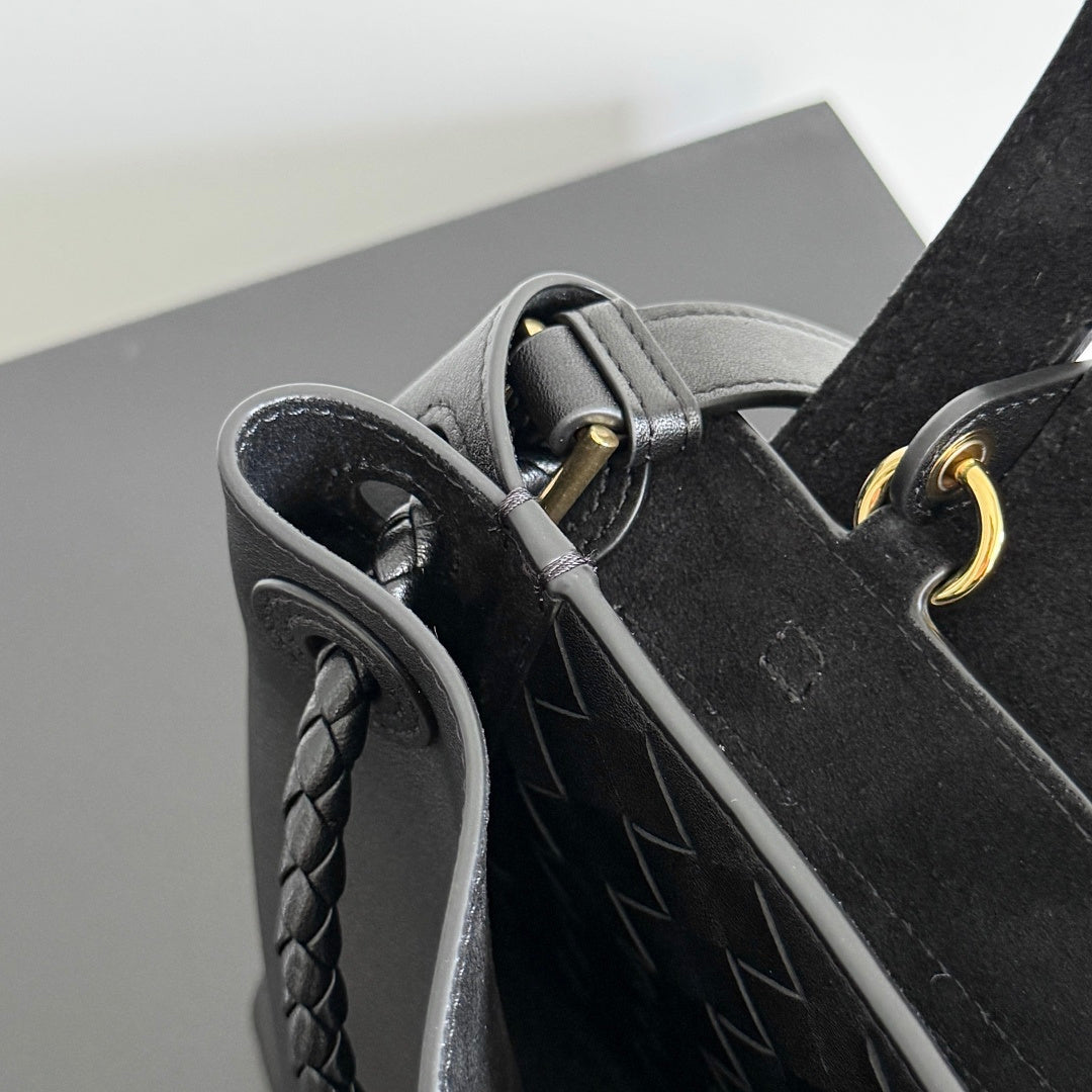 Bottega Veneta Black Designer Handbag Edition 418 - detail image 3