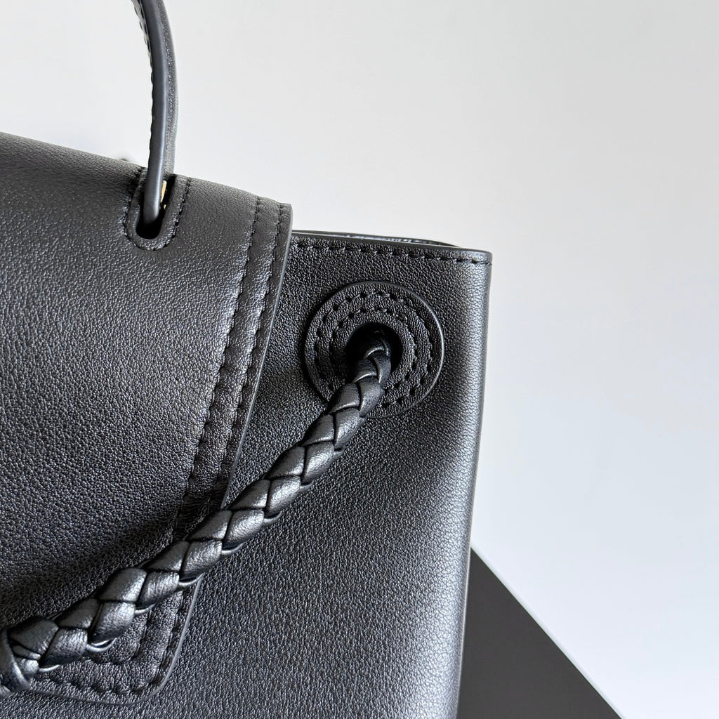 Bottega Veneta Black Designer Handbag Edition 418 - detail image 8
