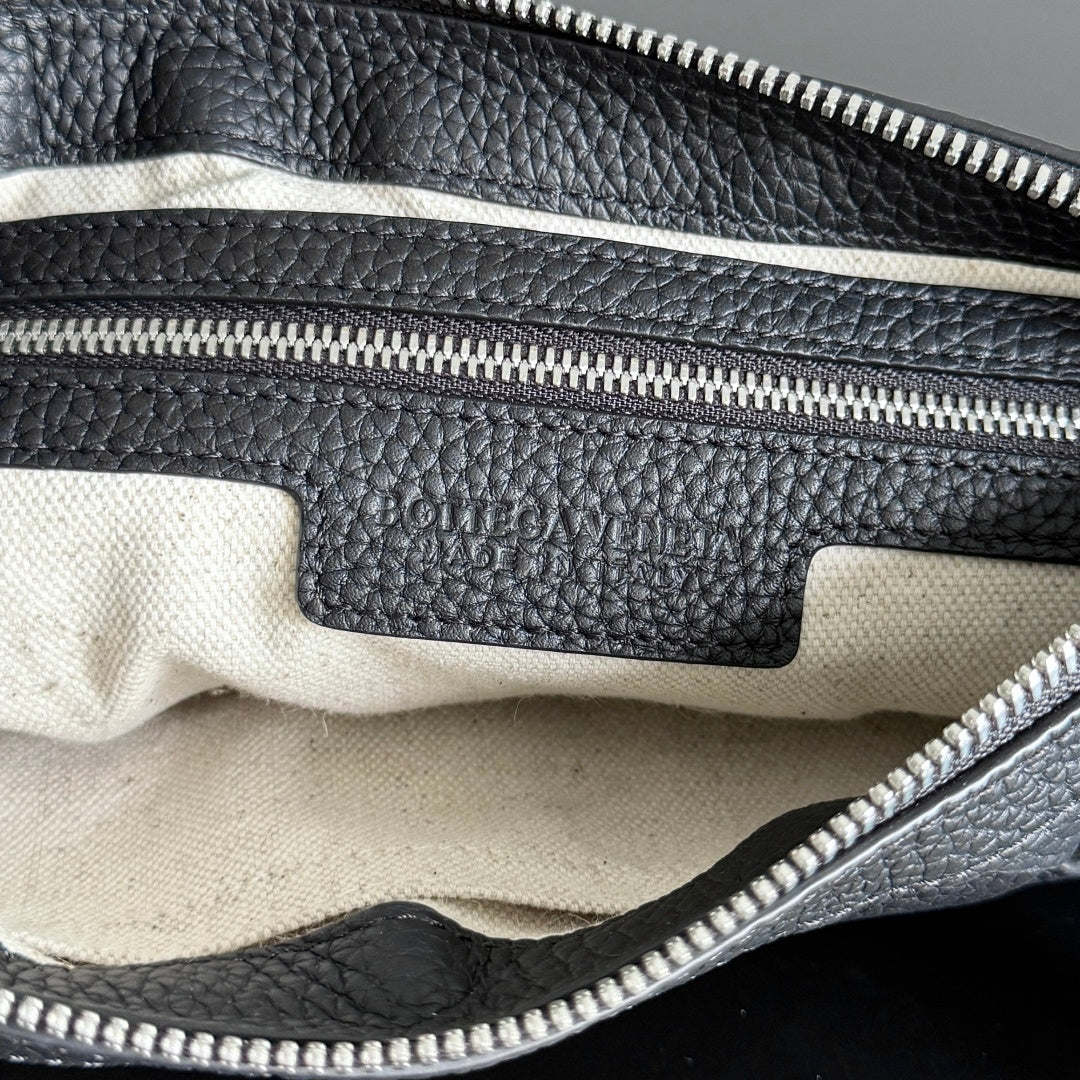 Bottega Veneta 837112 Black Designer Handbag Edition 2 - detail image 7