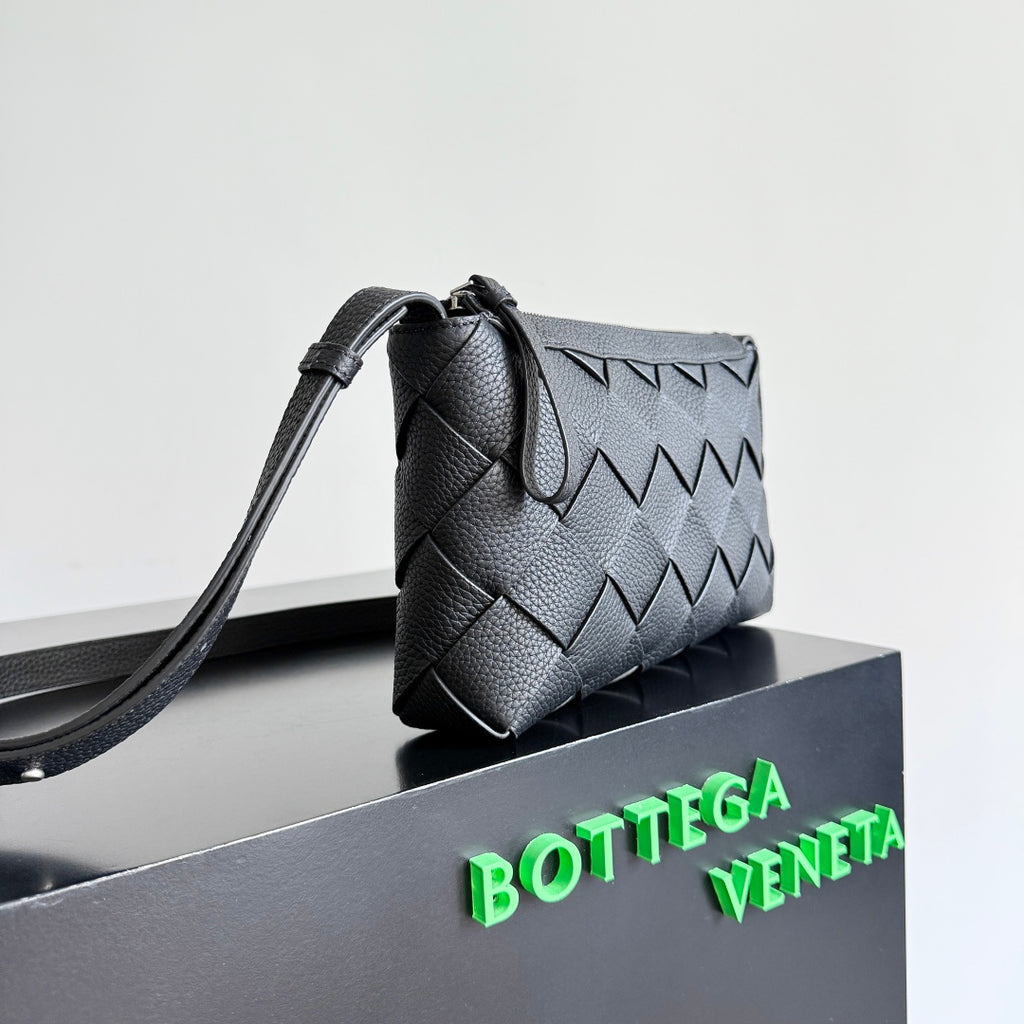 Bottega Veneta 837112 Black Designer Handbag Edition 2 - detail image 2