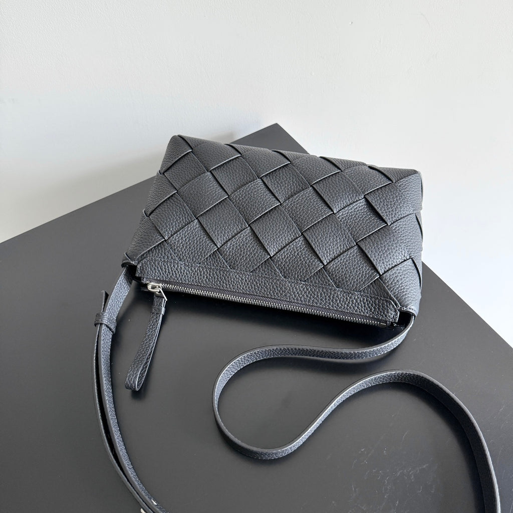 Bottega Veneta 837112 Black Designer Handbag Edition 2 - detail image 5