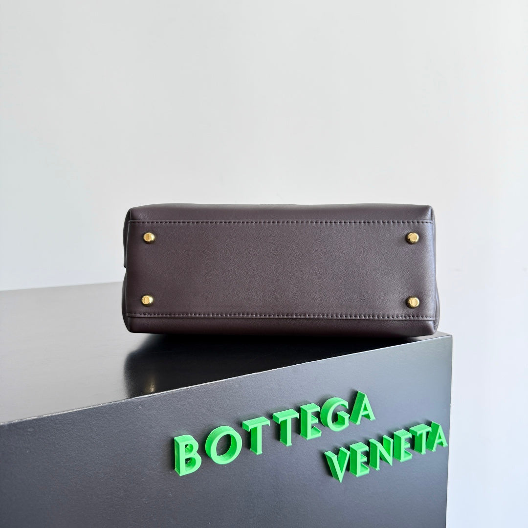 Bottega Veneta 835835 Black Designer Handbag Edition 2 - detail image 4