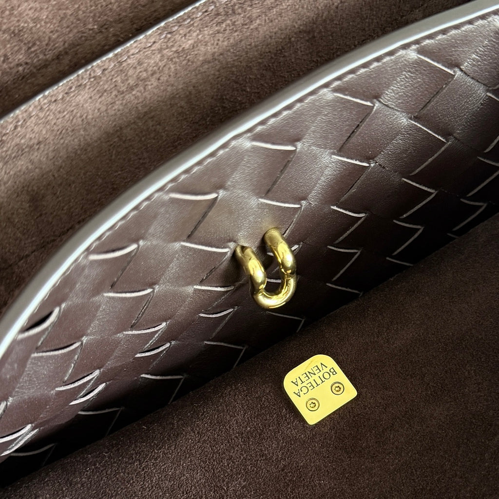 Bottega Veneta Brown Designer Handbag Edition 40 - detail image 4