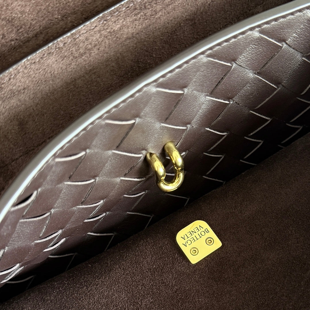 Bottega Veneta Brown Designer Handbag Edition 40 - detail image 4