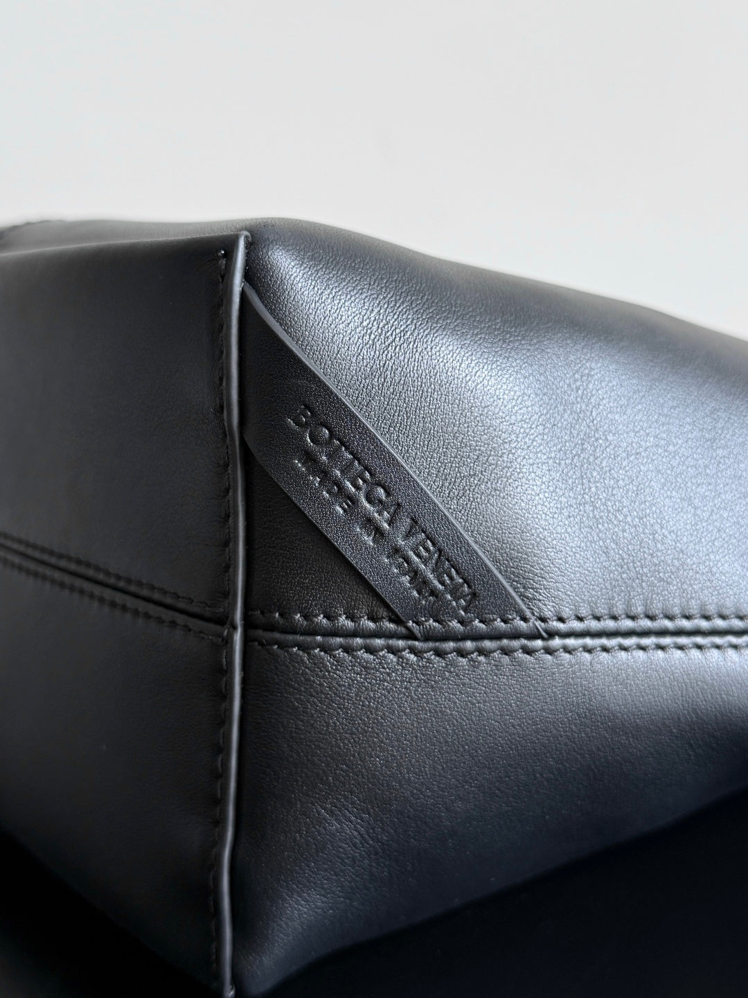 Bottega Veneta 815807 Black Designer Handbag Edition 4 - detail image 5