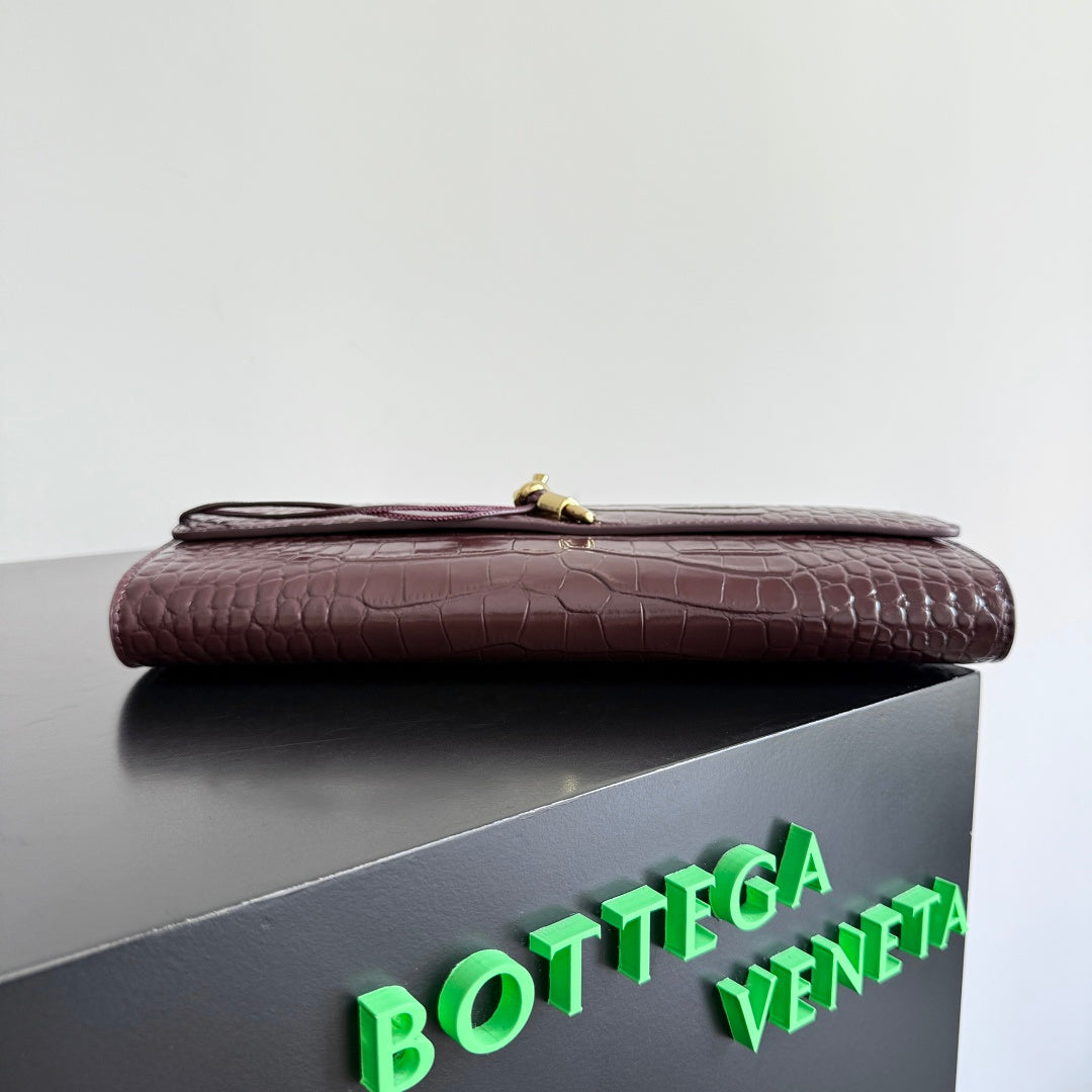 Bottega Veneta 741511 Black & Red Designer Handbag - detail image 4