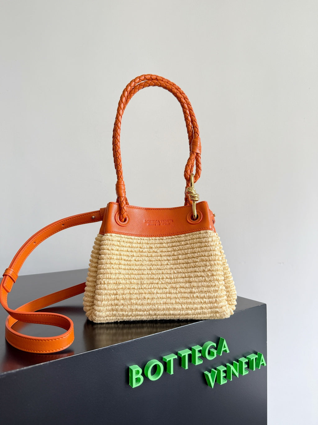 Bottega Veneta 827475 Orange Designer Wallet