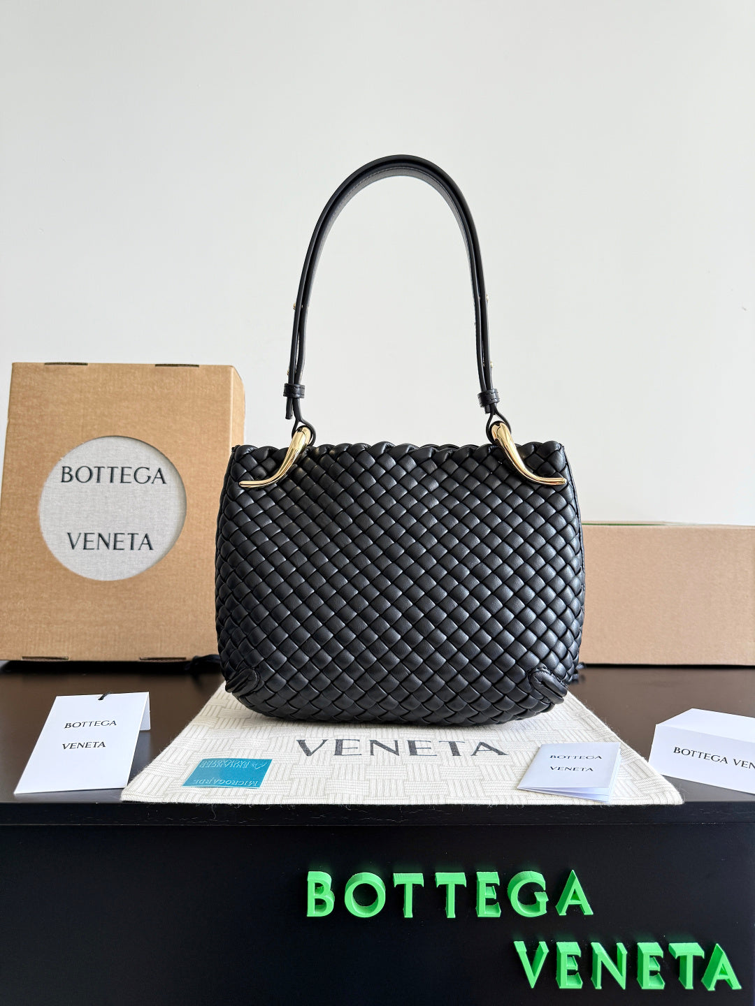 Bottega Veneta Black Designer Handbag Edition 590