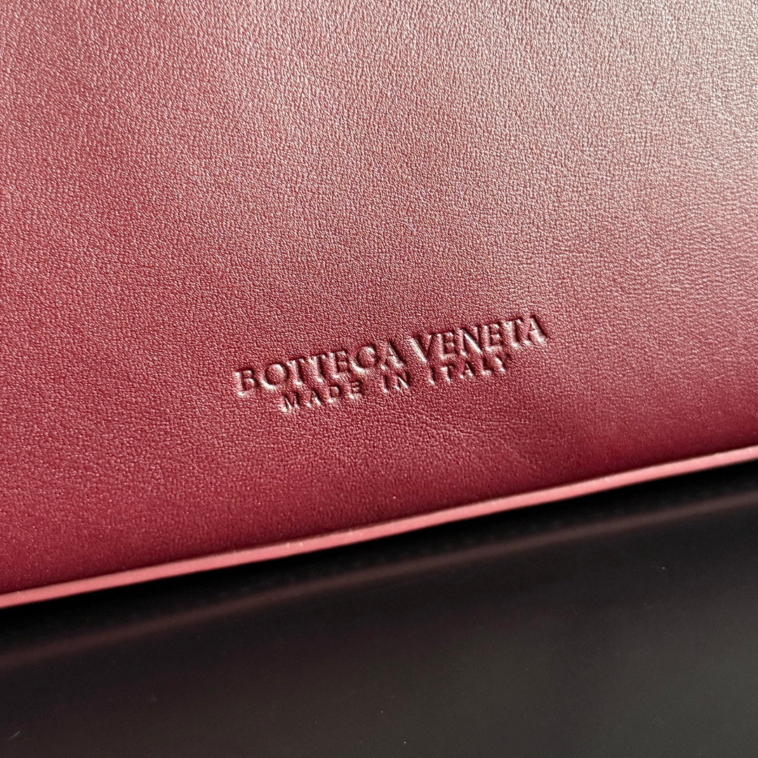 Bottega Veneta 835835 Red Designer Handbag - detail image 6