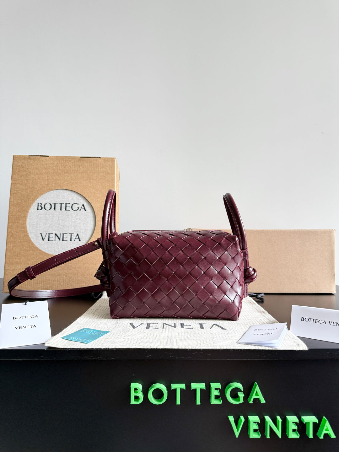 Bottega Veneta Black Designer Handbag Edition 599