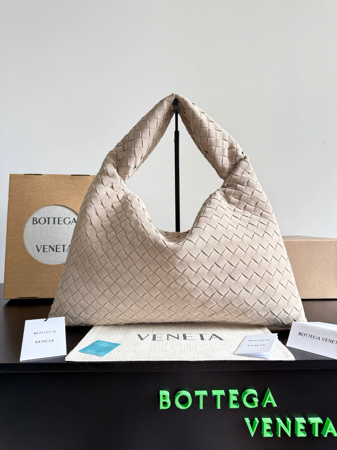Bottega Veneta Black Designer Handbag Edition 598