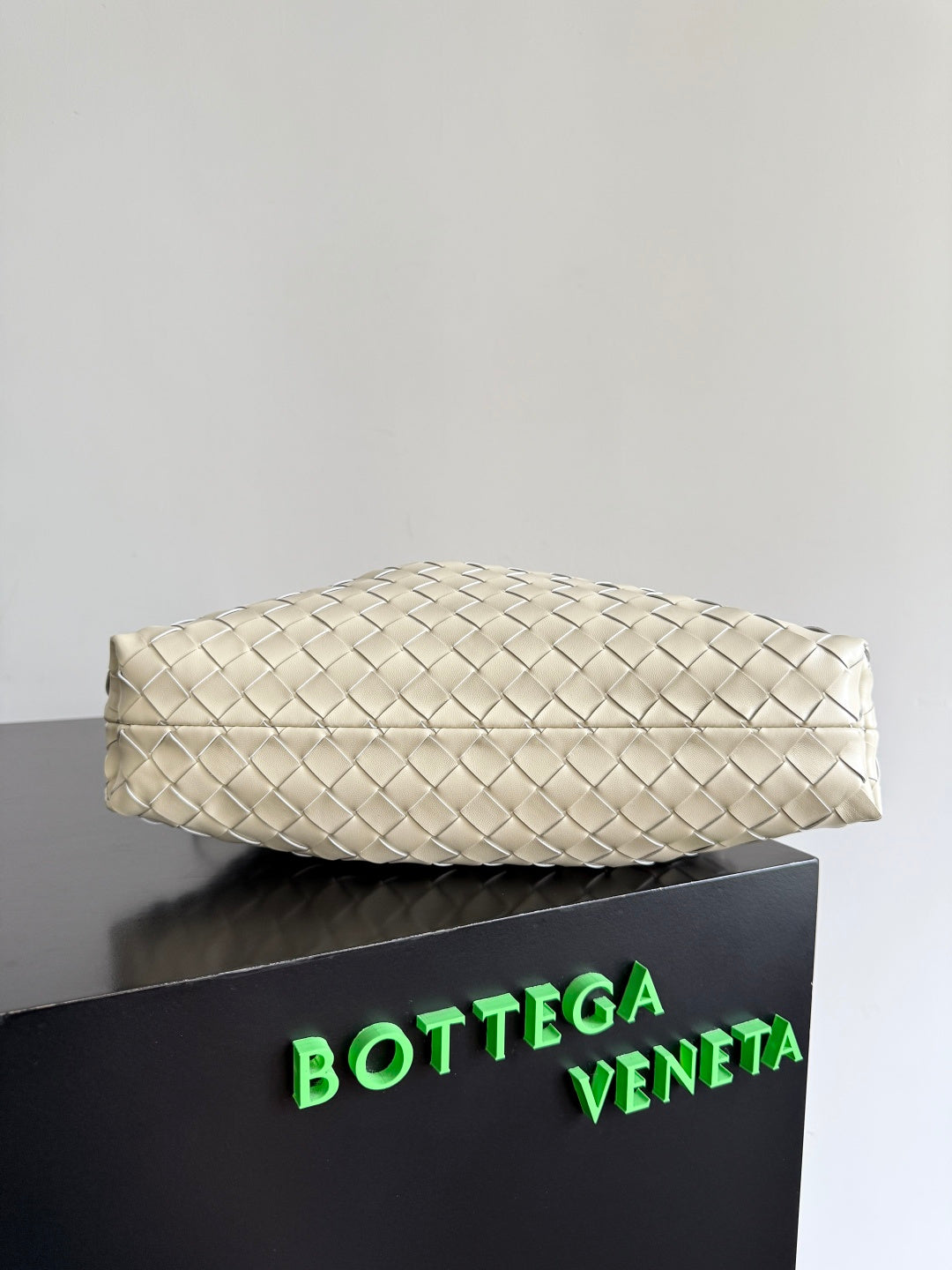 Bottega Veneta 839394 Black Hobo Bag - detail image 4