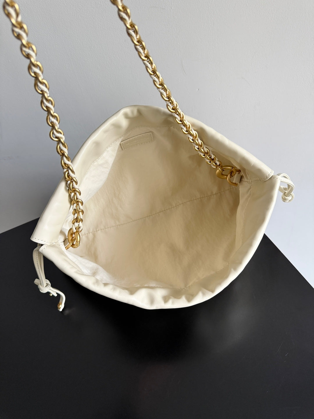 Bottega Veneta 839394 Black Hobo Bag - detail image 9