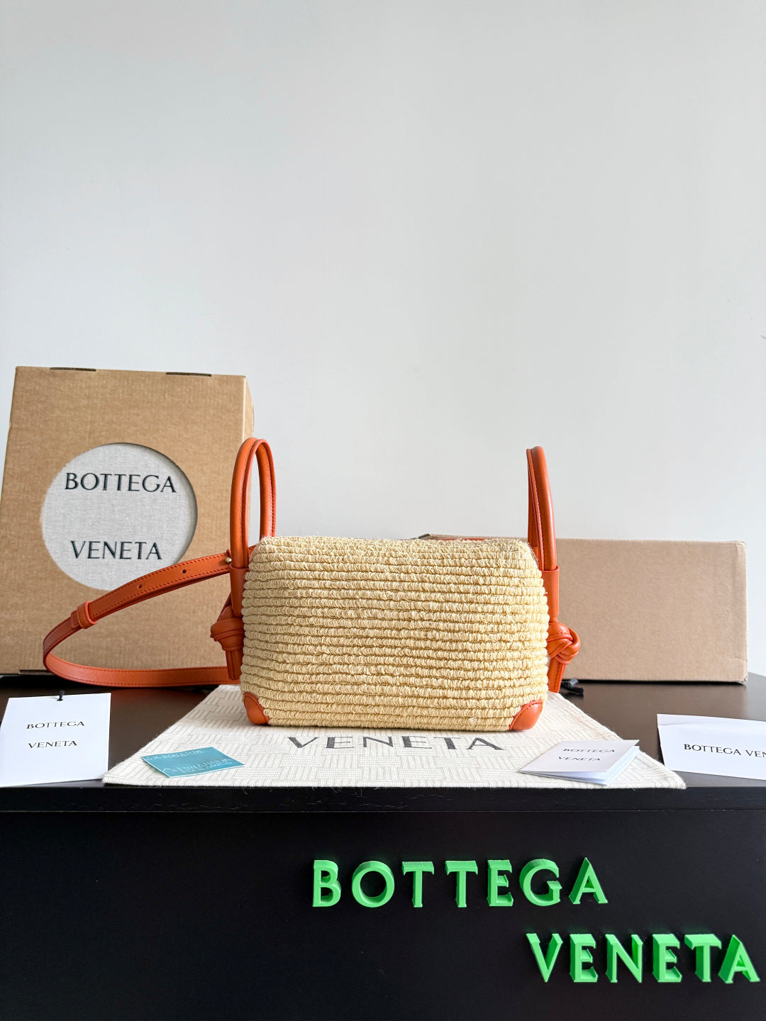 Bottega Veneta Black Designer Handbag Edition 623
