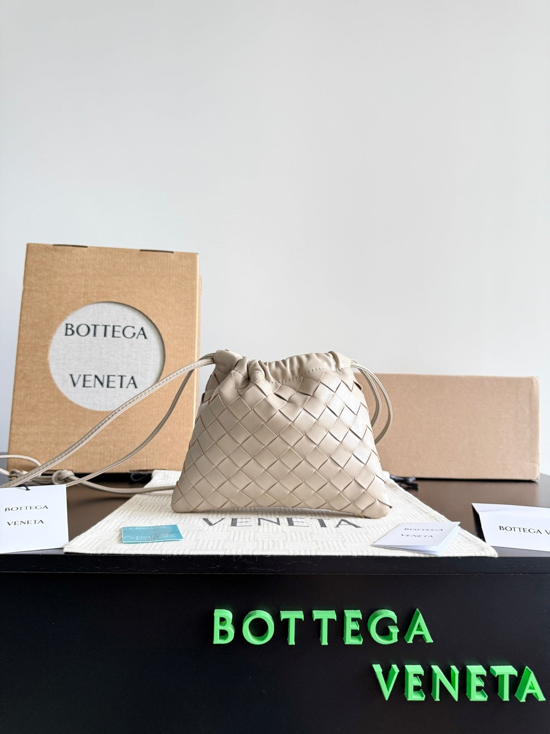 Bottega Veneta Black Designer Handbag Edition 615