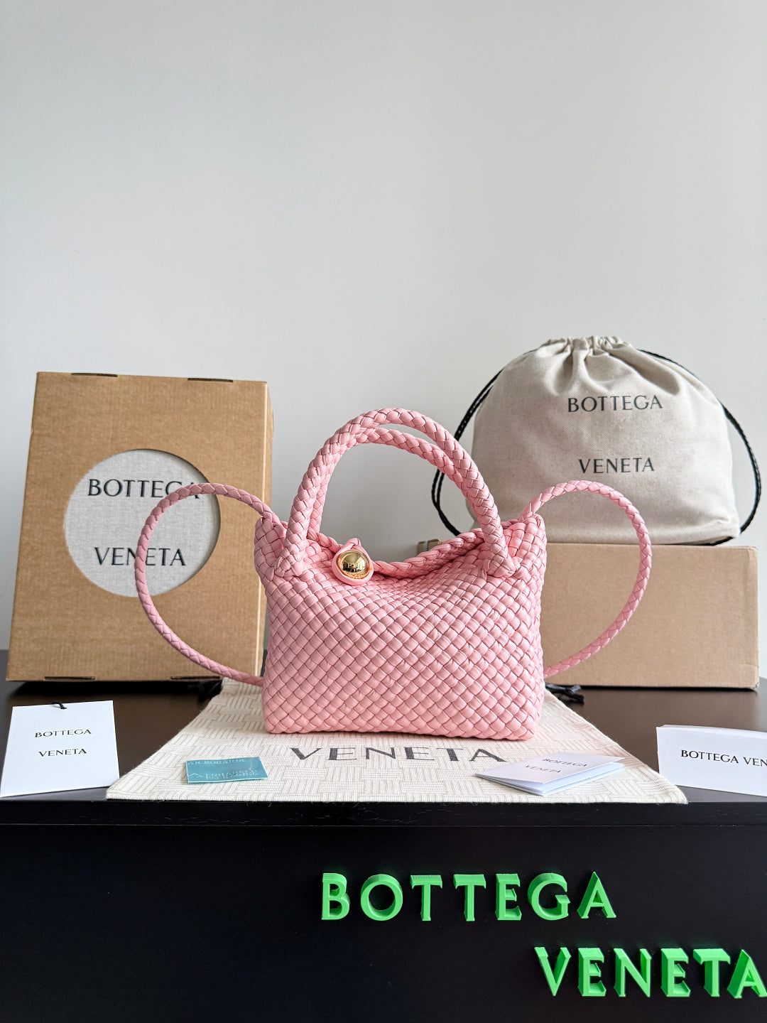Bottega Veneta Black Designer Handbag Edition 613
