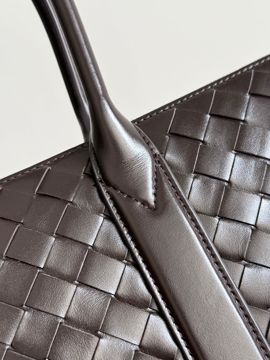 Bottega Veneta 815783 Black Designer Handbag - detail image 4