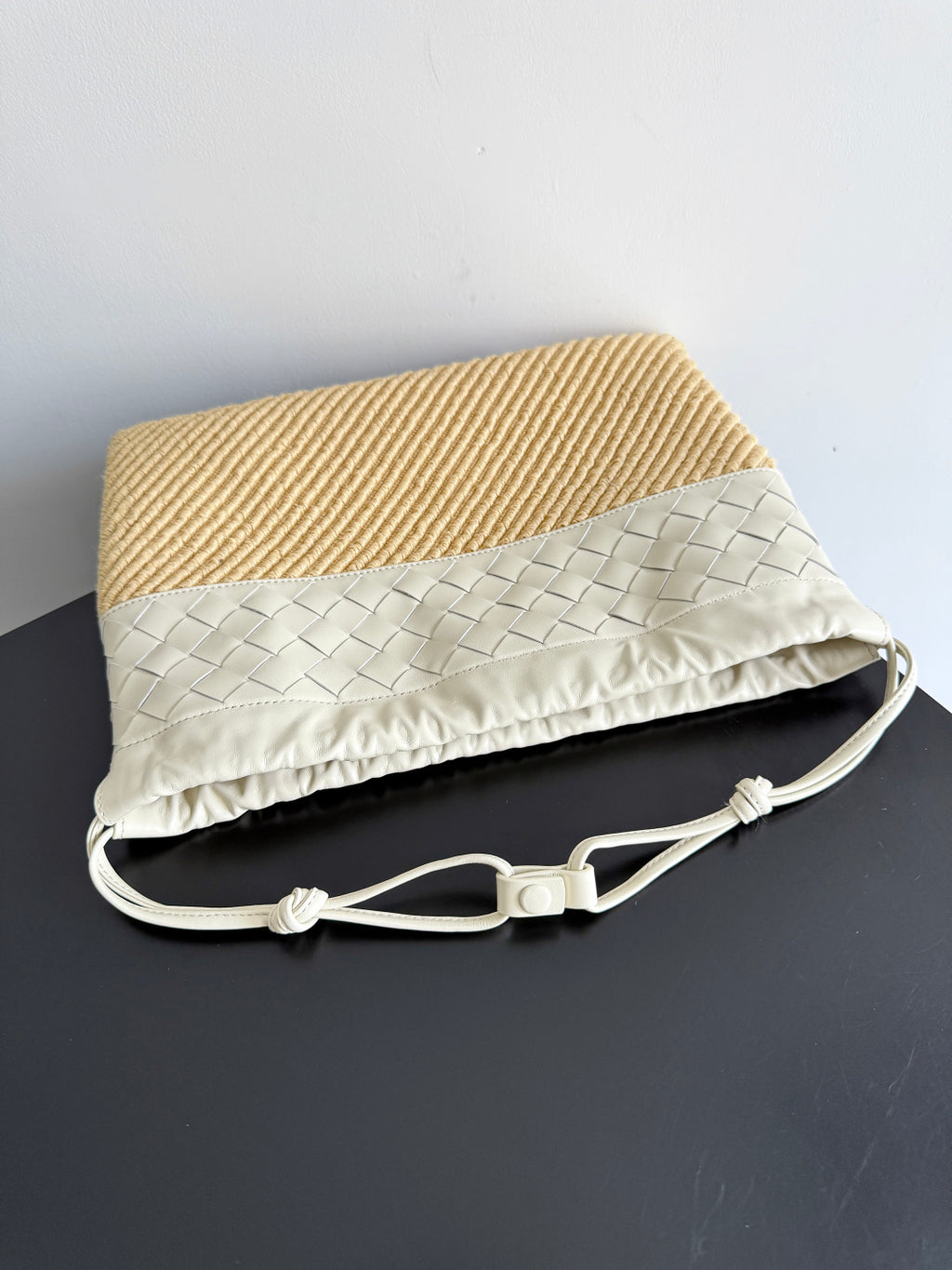 Bottega Veneta 839102 Silver Hobo Bag - detail image 5