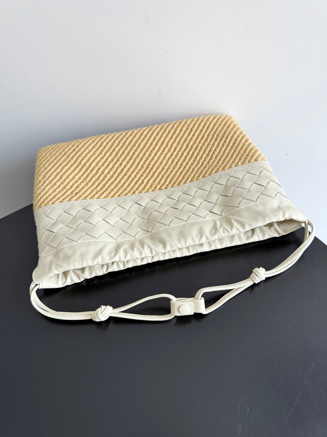 Bottega Veneta 839102 Silver Hobo Bag - detail image 5