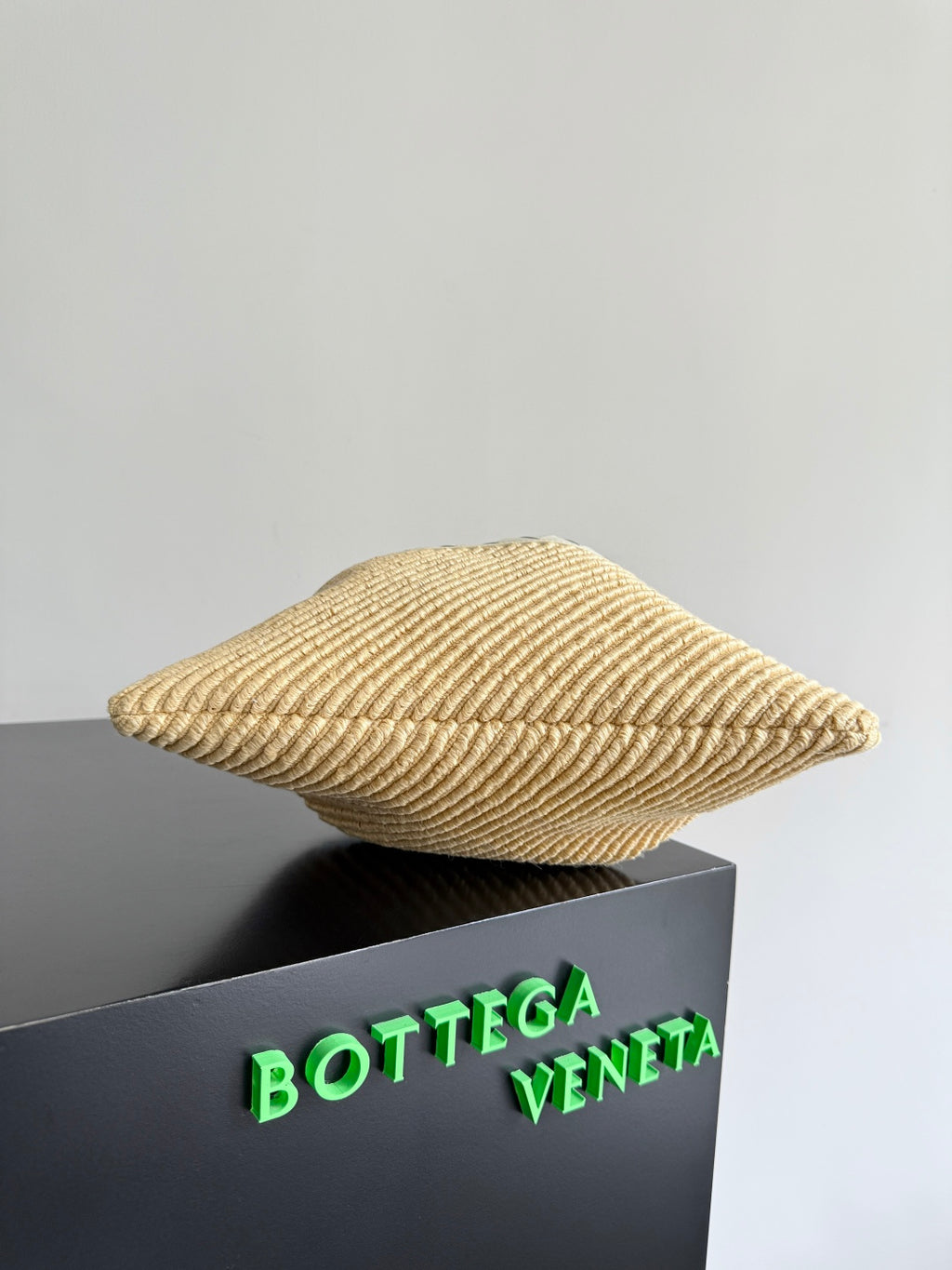 Bottega Veneta 839102 Silver Hobo Bag - detail image 3