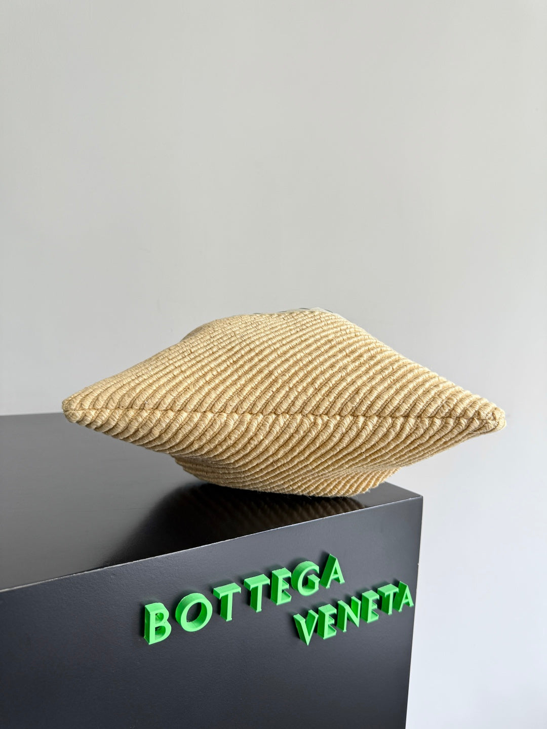 Bottega Veneta 839102 Silver Hobo Bag - detail image 3
