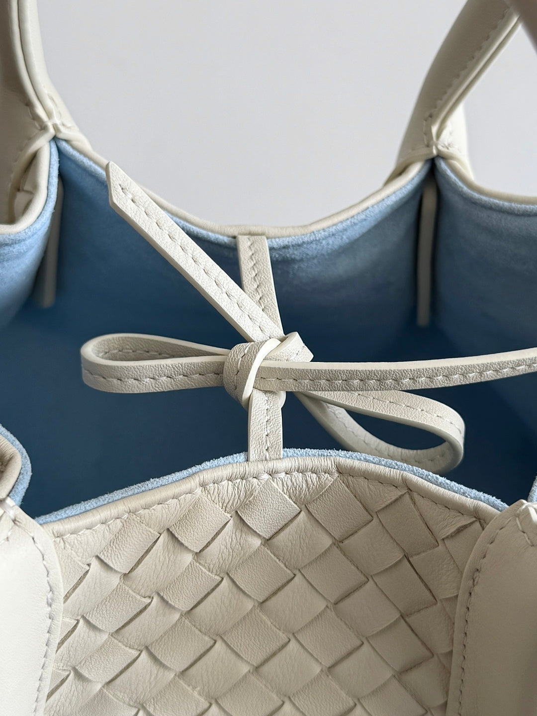 Bottega Veneta 819004 Silver Designer Handbag Edition 2 - detail image 4