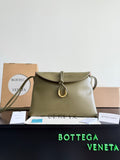 Bottega Veneta Black Designer Handbag Edition 662