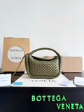 Bottega Veneta Black Designer Handbag Edition 645