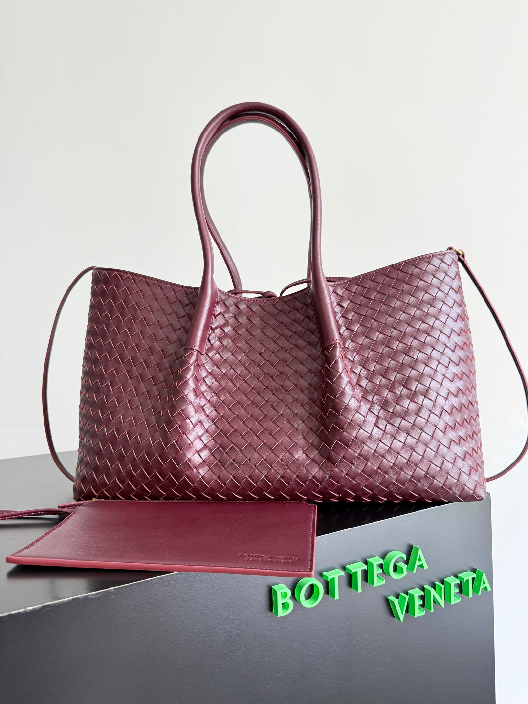 Bottega Veneta 817166 Silver Designer Handbag
