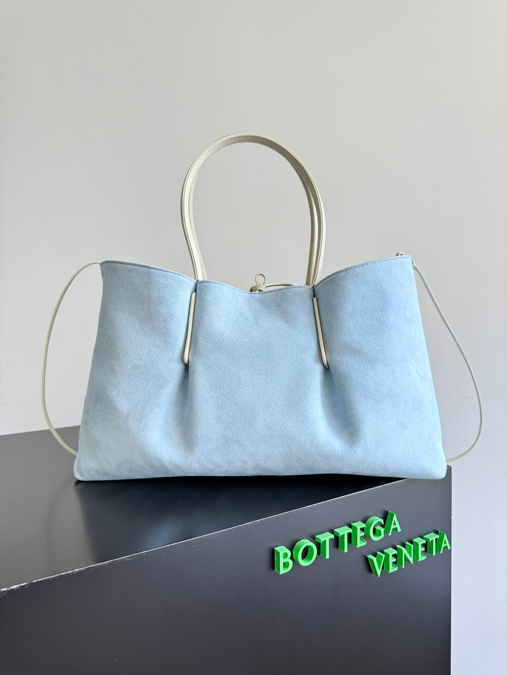 Bottega Veneta 817166 Silver Designer Handbag Edition 2 - detail image 3