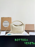 Bottega Veneta Black Designer Handbag Edition 634